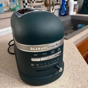 KitchenAid 2 slice toaster.